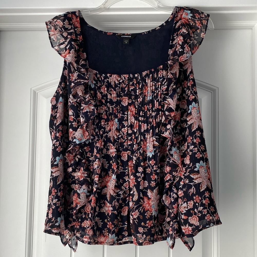 Express Ruffled Floral Top🌼🌺 - Picture 6 of 13
